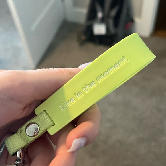 Lululemon keychain - Picture 2 of 4